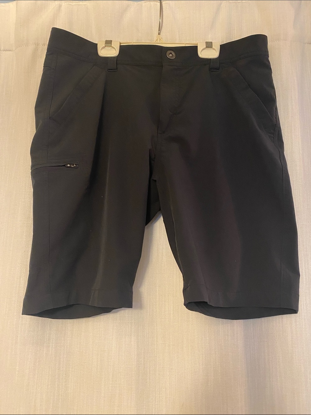 Hi-Tec Black Men's Performance Shorts with Zip Pocket